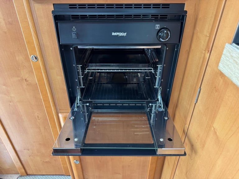 Fiat RAPIDO 9048DF 4 BERTH A CLASS MOTORHOME WITH MASSIVE LOUNGE