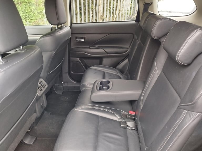 2020 Mitsubishi Outlander 2.0 MIVEC Exceed SUV 5dr Petrol CVT 4WD Euro 6 (s/s) (150 ps) ESTATE Pe...