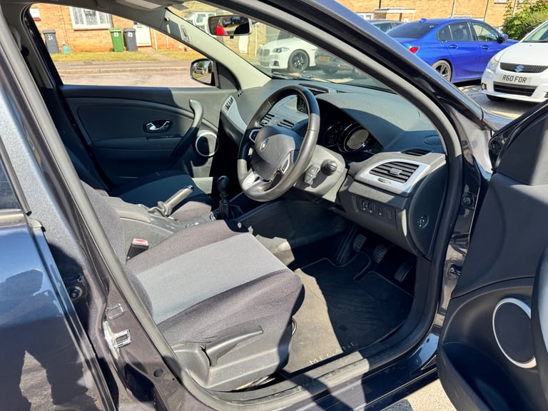 Renault, MEGANE, Hatchback, 2012, Manual, 1461 (cc), 5 doors
