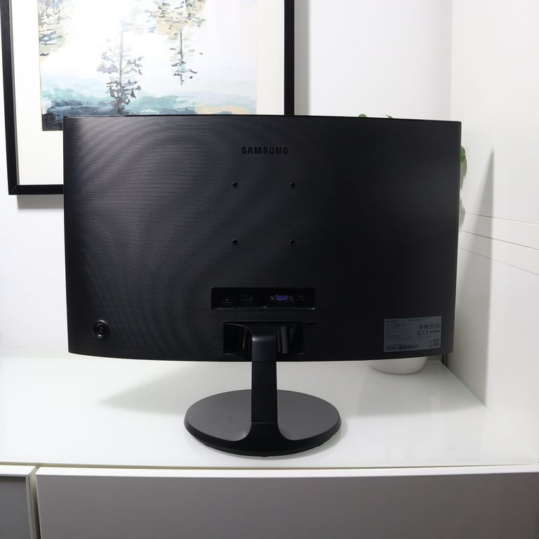 24inch Samsung Curved Monitor 75Hz 1080p HDMI