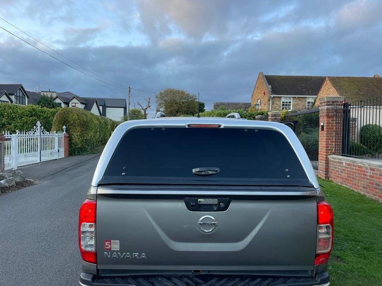 2020 nissan Navara 2.3 low miles