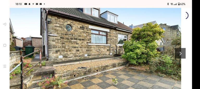 3 Bedrooms semi Bungalow 