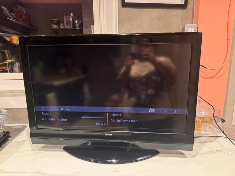 Bush 32” LcD tv