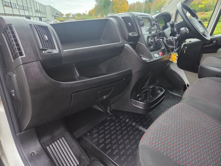 2018 Peugeot Boxer 2.0 BlueHDi 435 Professional L4 H2 Euro 6 5dr PANEL VAN Diesel Manual
