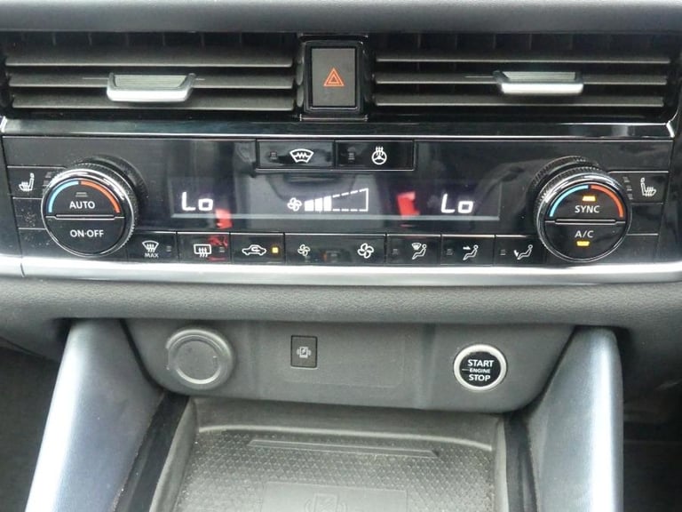 2022 Nissan Qashqai 1.3 DiG-T MH 158 Tekna 5dr Xtronic HATCHBACK PETROL Automatic