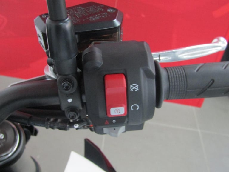 2025 Honda CB1000 HORNET - EX-DEMONSTRATOR