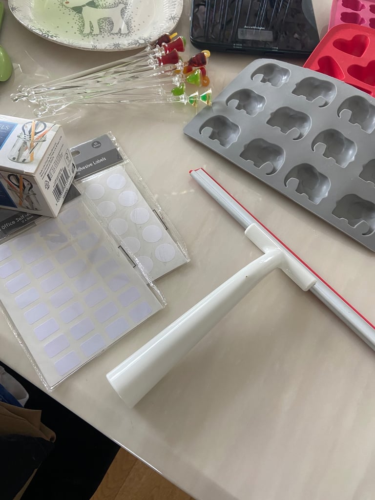 Box Of Mostly Kitchen Gadgets & Accessories - (Approx. 23 Pieces….See Description & All Photos) 