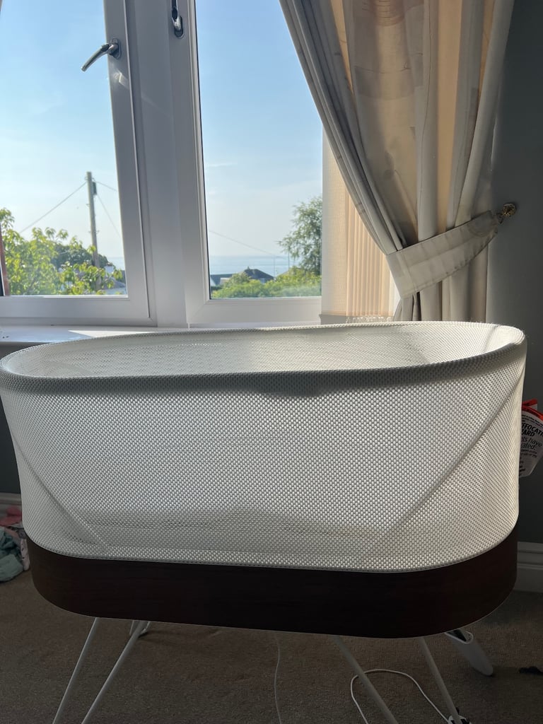 Rent Snoo Bassinet Used Snoo Bassinet And Accessories Facebook