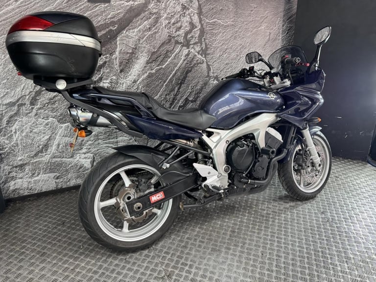YAMAHA FZ6 FAZER 600 2004