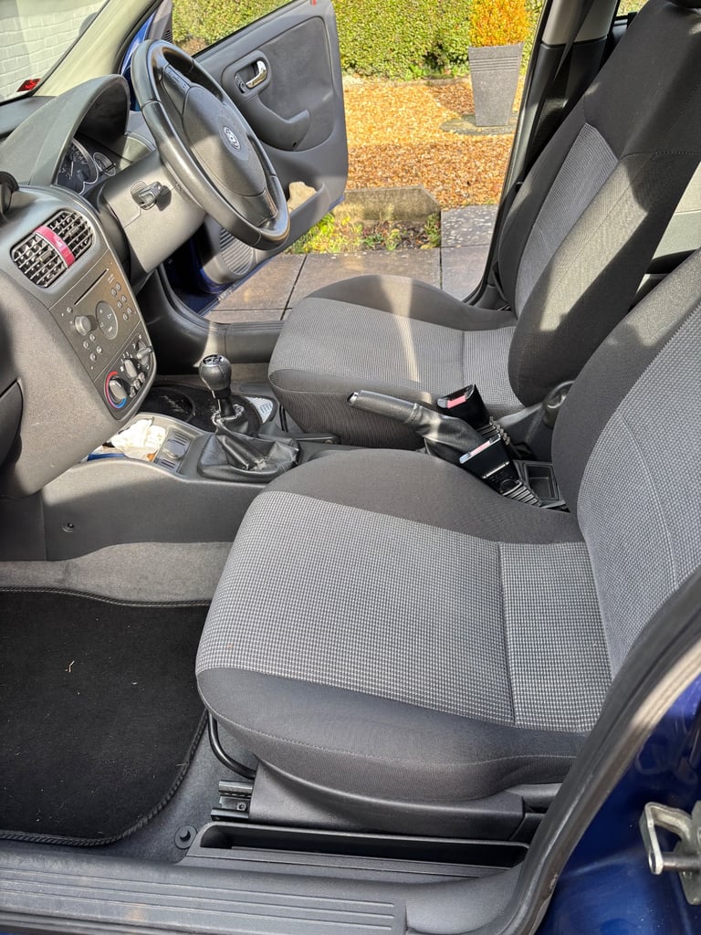 Vauxhall, CORSA, Hatchback, 2004, Manual, 1199 (cc),5 doors - Image 5