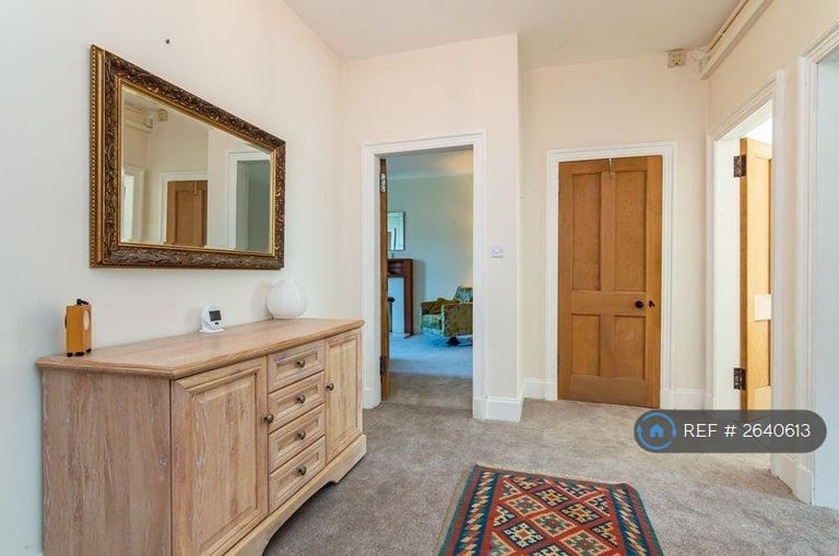 2 bedroom flat in Willowbrae, Edinburgh, EH8 (2 bed) (#2640613)