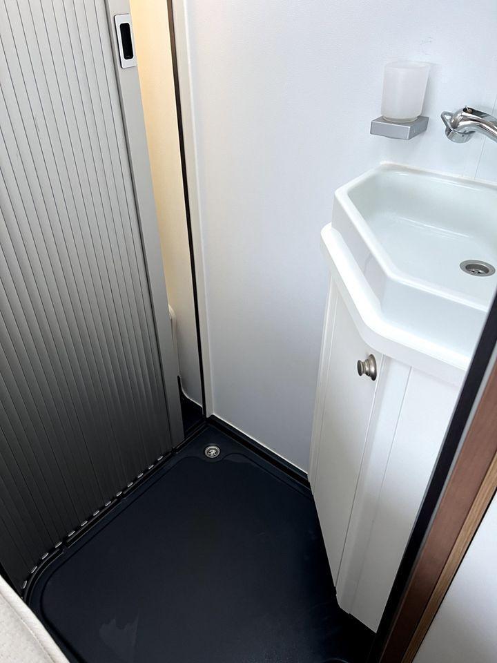 2018 - Adria Sun Living S70 DF - 2.3 ltr - 15,000k miles - 6 berth/6 belts