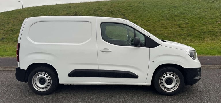 2019 Vauxhall Combo 1.5 Combo 2000 Edition S/S Auto Panel Van Diesel Automatic