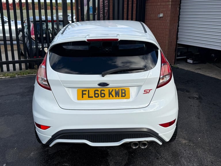 2016 Ford Fiesta 1.6T EcoBoost ST-3 Euro 6 3dr HATCHBACK Petrol Manual