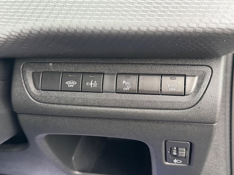 2017 Peugeot 2008 1.2 PureTech 130 Allure 5dr HATCHBACK PETROL Manual