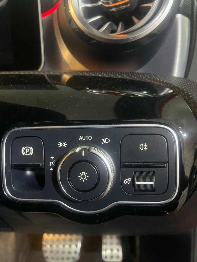 2019 Mercedes-Benz A-Class 1.5 A180d AMG Line (Premium) Hatchback 5dr Diesel 7G-DCT Euro 6 (s/s) ...