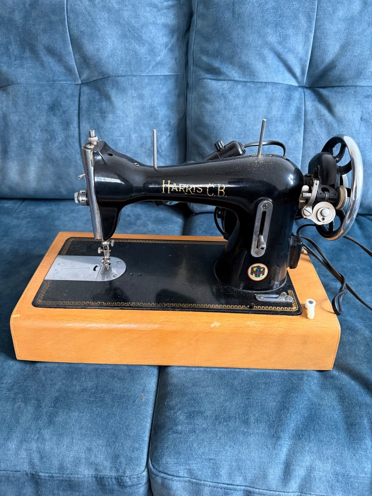 Vintage Singer Harris CB Sewing Machine with original case