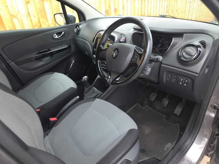 Renault, CAPTUR, Hatchback, 2014, Manual, 1461 (cc), 5 doors