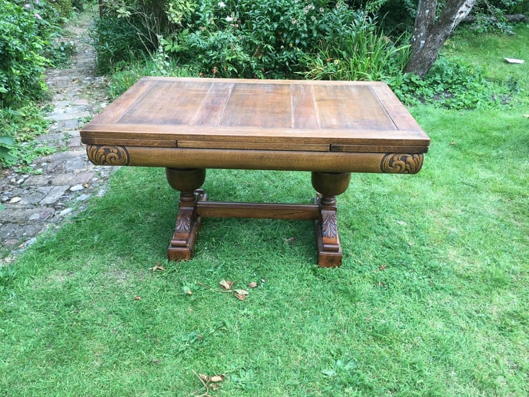 image for Extendable oak table