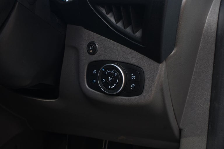 2021 Ford Transit Connect 1.5 240 EcoBlue Limited L2 Euro 6 (s/s) 5dr PANEL VAN Diesel Manual