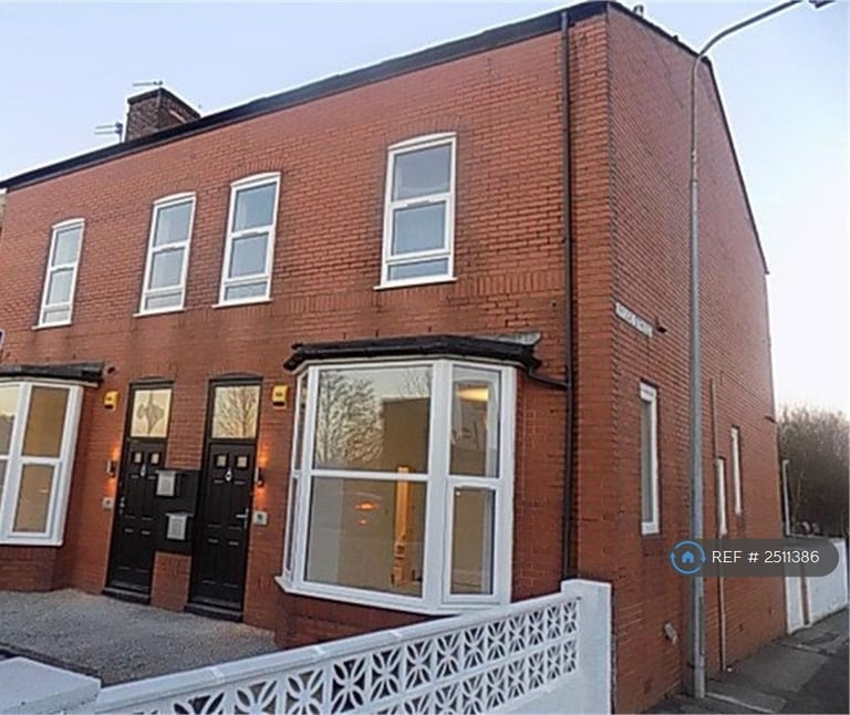 8 bedroom house in Bolton Road, Bolton, BL4 (8 bed) (#2511386)