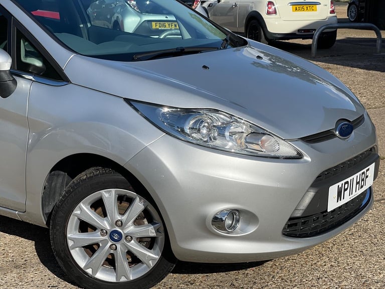 FORD FIESTA 1.4 Zetec 5dr 2011