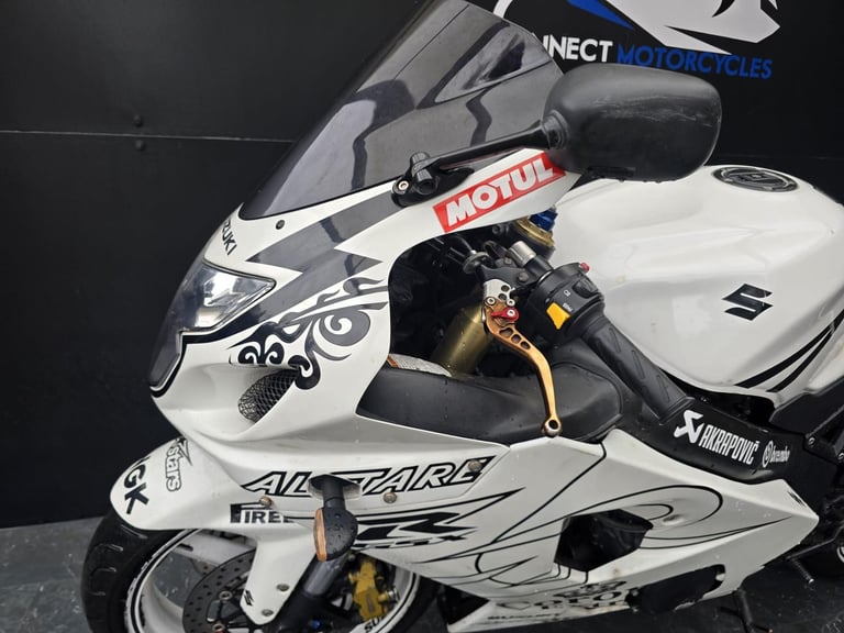 SUZUKI GSXR 600 K4 PROJECT BIKE HPI CLEAR