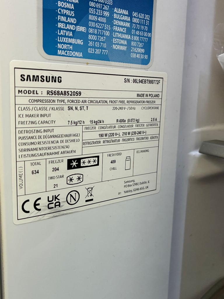 Samsung Series 7 SpaceMax RS68A8520S9/EU 634L American-Style Fridge Freezer - Matte Stainless
