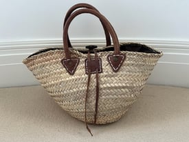 Natural straw bag