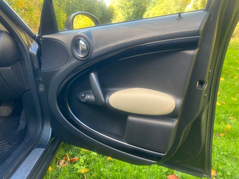 2011 MINI Countryman 1.6 Cooper 5dr Auto HATCHBACK Petrol Automatic