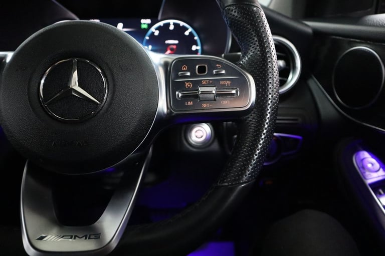 2020 MERCEDES-BENZ GLC 2.0 GLC300D AMG LINE (PREMIUM) SUV 5DR DIESEL G-TRONIC+ 4