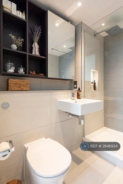 2 bedroom flat in Hale Works Apartments, London, N17 (2 bed) (#2646934)