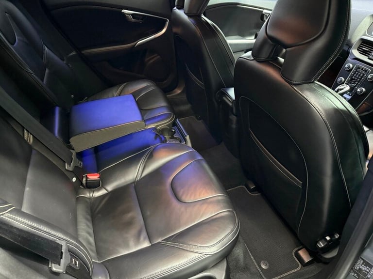 Volvo V40 D3 R-DESIGN PRO