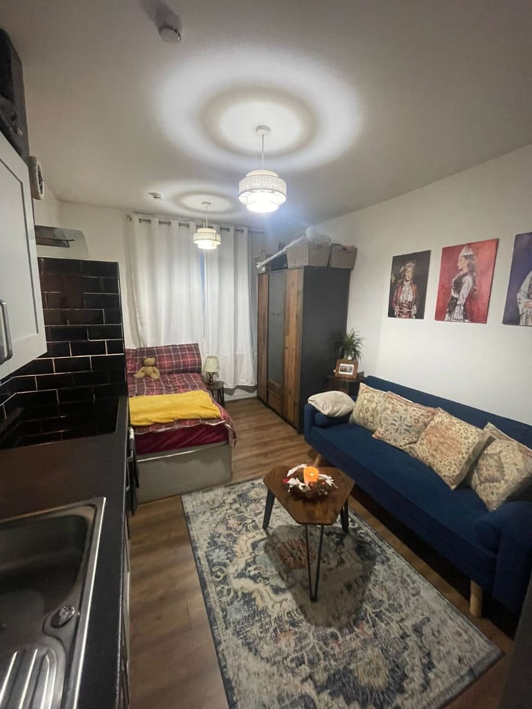 Modern Studio Flat | Fully Furnished | Fully Fitted Kitchen | Parking | Woodhill, London - SE18