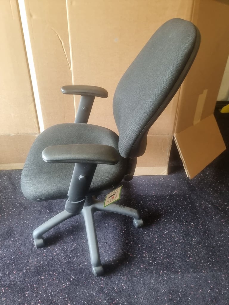 Good Quality Black Adjustable Office Swivel Desk Chair With Arms 