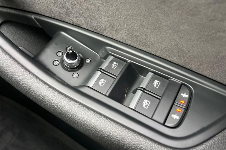 2019 Audi A4 40 TDI S Line 5dr S Tronic ** Paddle Shifters - Bluetooth / USB Connection Estate Di...