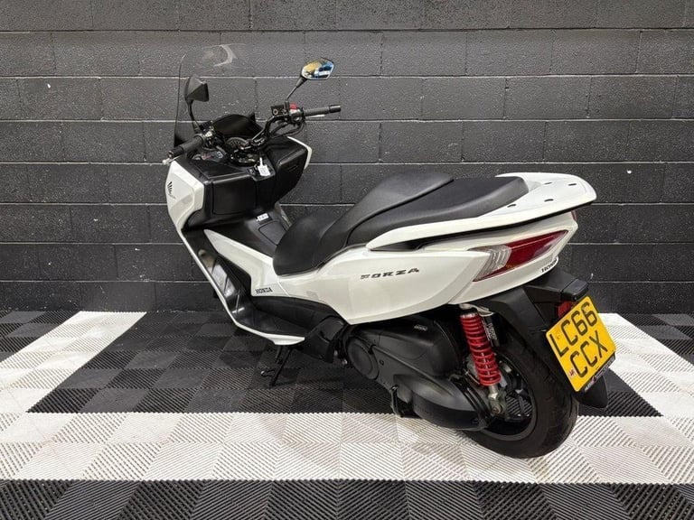 2016 66 HONDA FORZA 300 FINANCE SPECIALISTS APPLY NOW