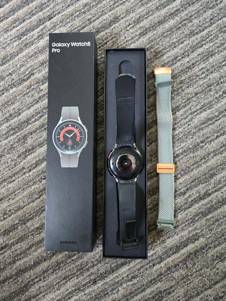 Samsung Galaxy Watch 5 Pro 45mm SM-R920, Excellent condition without scratches, sorry no offers