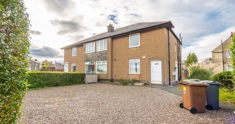 2-bedroom flat in Edinburgh Pilton area, at EH5 2JJ, £1,100