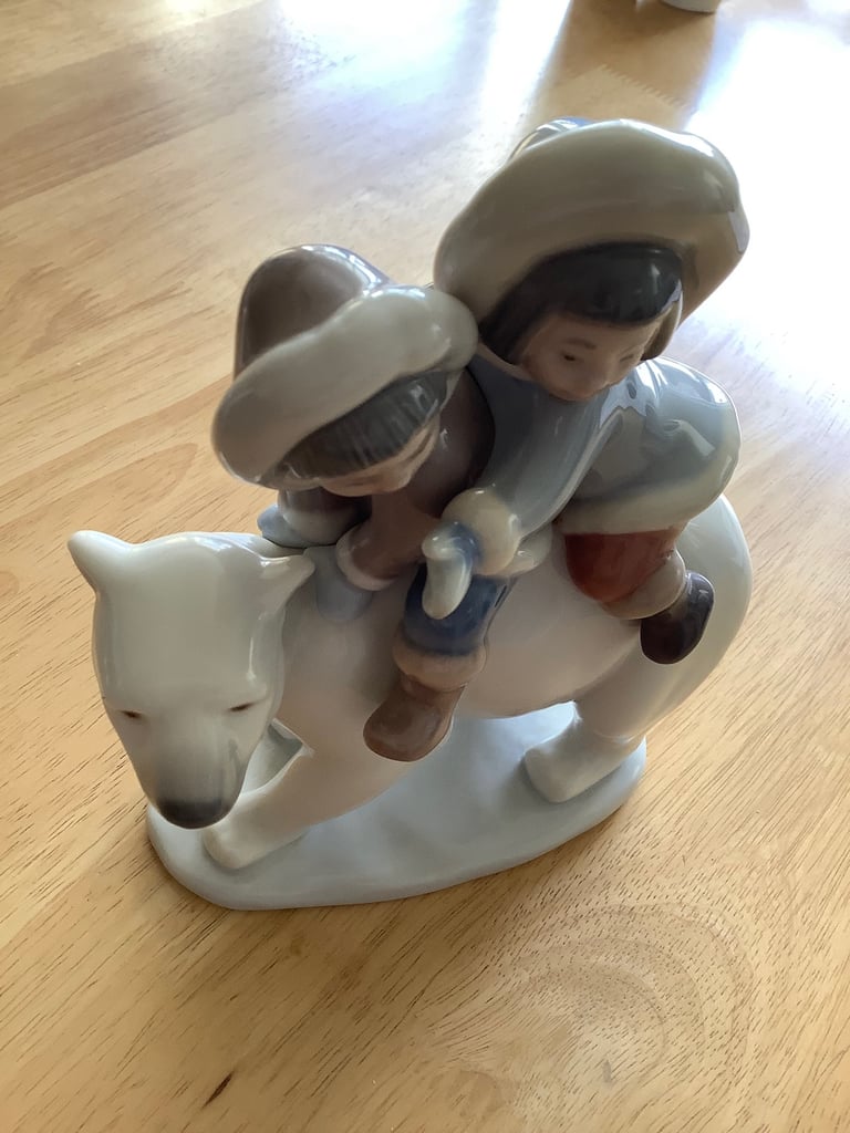 Lladro Eskimo children riders on polar bear