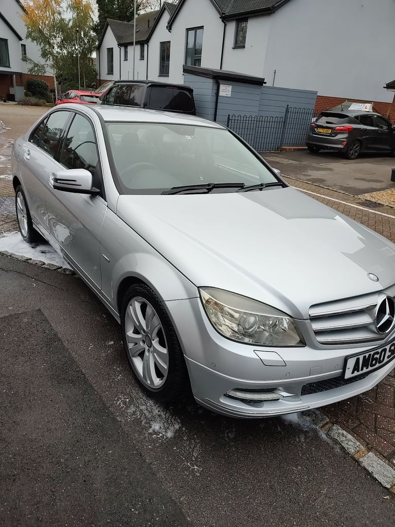 Mercedes-Benz C Class 1.8 C200 CGI Blue Efficiency Avantgarde Saloon 4dr Petrol