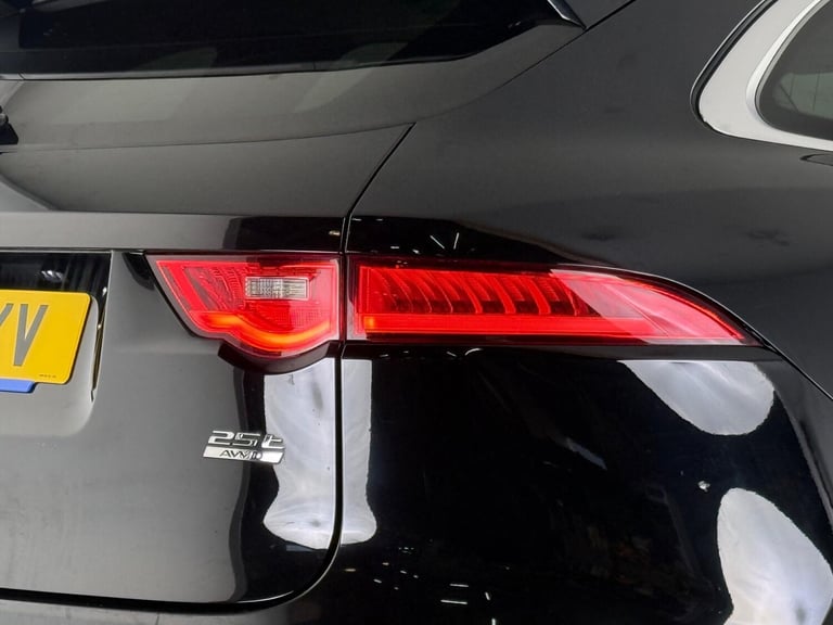2019 Jaguar F-Pace 2.0 P250i Portfolio Auto AWD Euro 6 (s/s) 5dr ESTATE Petrol Automatic