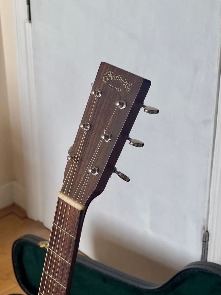 Martin 000-15M All Solid Mahogany Acoustic Guitar + Hard Case