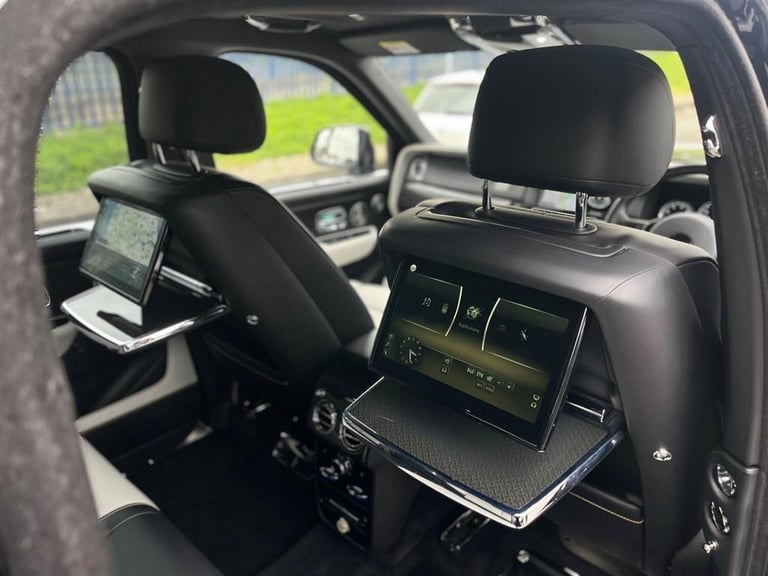 ROLLS ROYCE CULLINAN BLACK BADGE AUTO