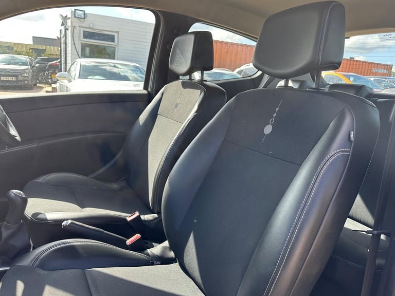 2012 Renault Clio 1.2 Dynamique TomTom Euro 5 3dr HATCHBACK Petrol Manual