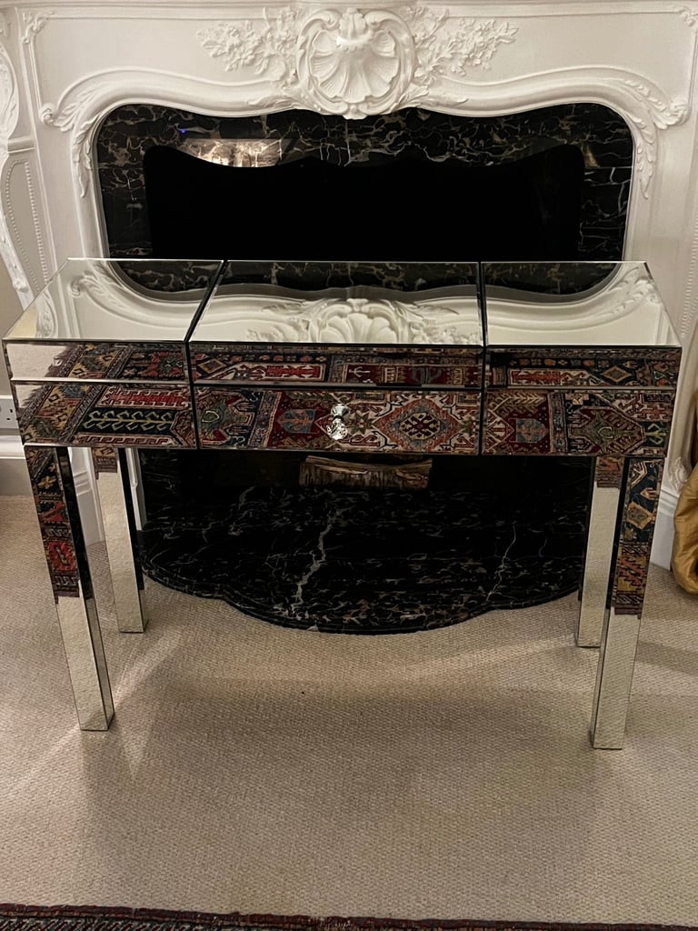 Mirrored dressing table/vanity 