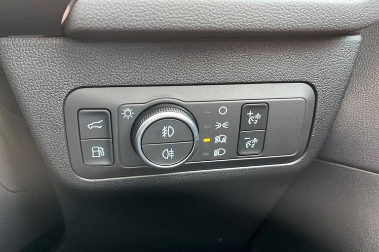 2024 Ford Kuga 2.5 PHEV Active 5dr CVT - **PANORAMIC SUNROOF - POWER TAILGATE - DOOR EDGE Estate ...