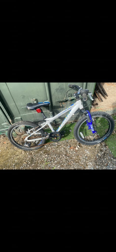 image for Boys carrera bike 20" wheel