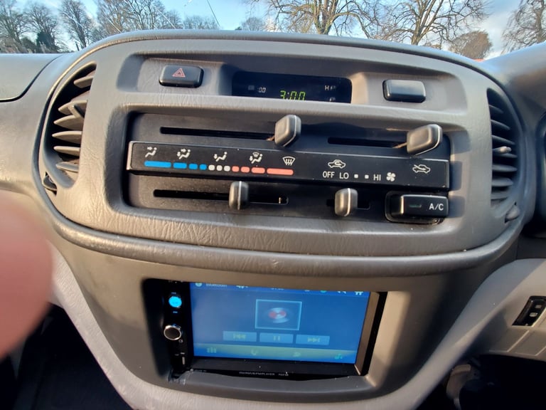 Toyota, 2002, 1999 (cc)