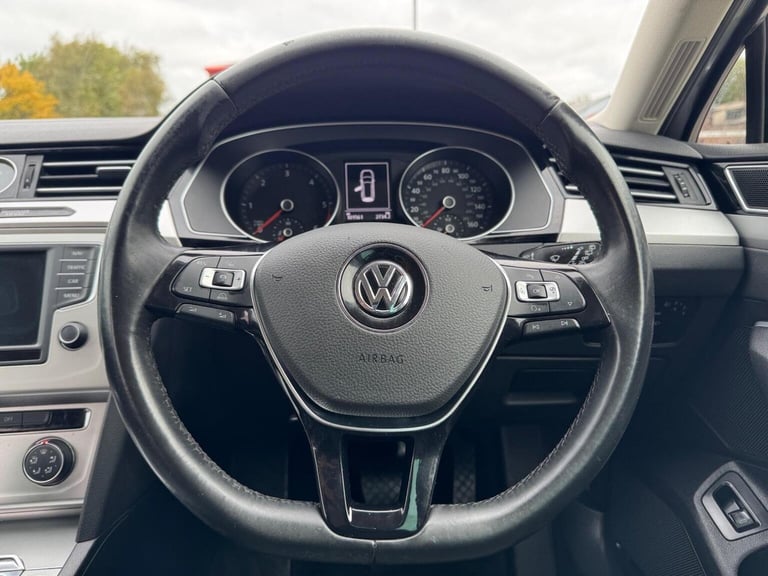 VOLKSWAGEN PASSAT 2.0 TDI BlueMotion Tech SE Business DSG Euro 6 (s/s) 5dr 2015